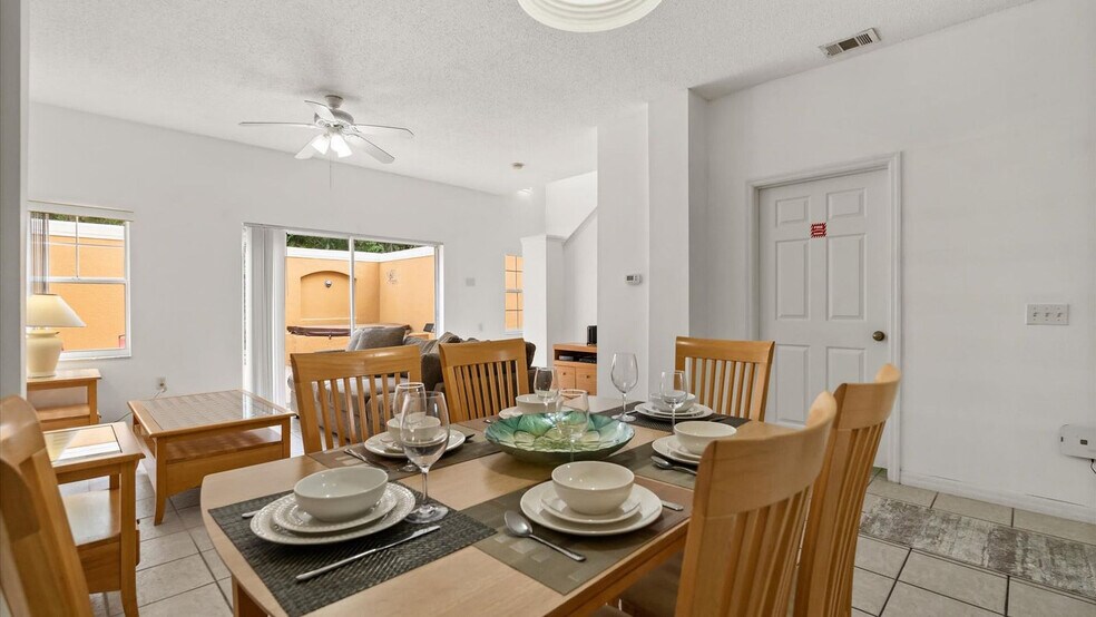 Building Photo - 4754 Vero Beach Pl