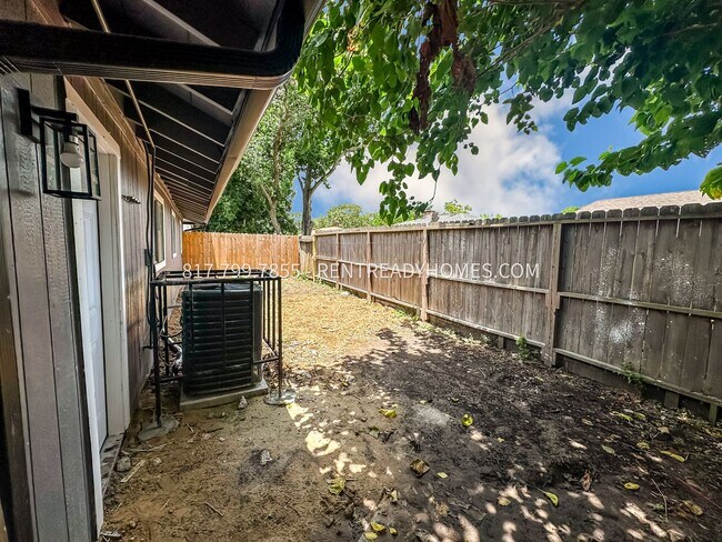 Building Photo - 3305 Scotch Moss Ln