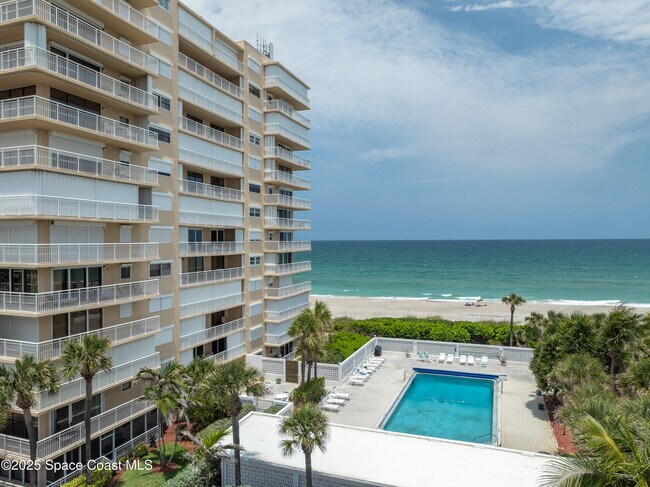 Building Photo - 877 N Hwy A1A