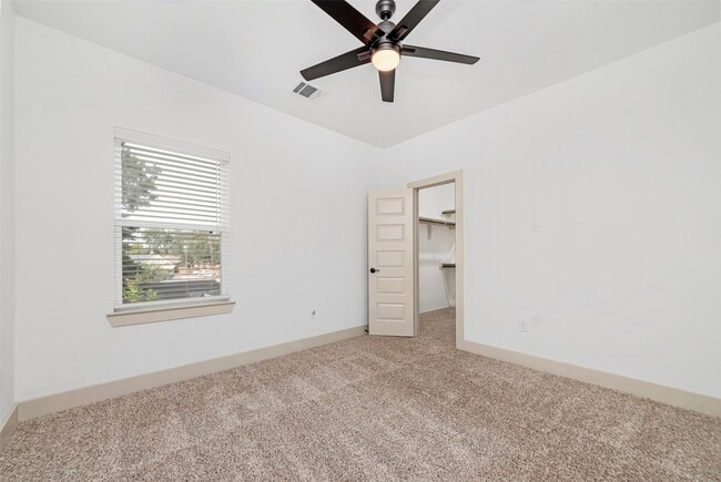 Building Photo - 837 W Little York Rd