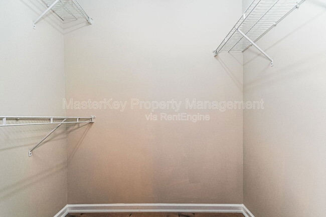 Building Photo - 123 Baberton Dr