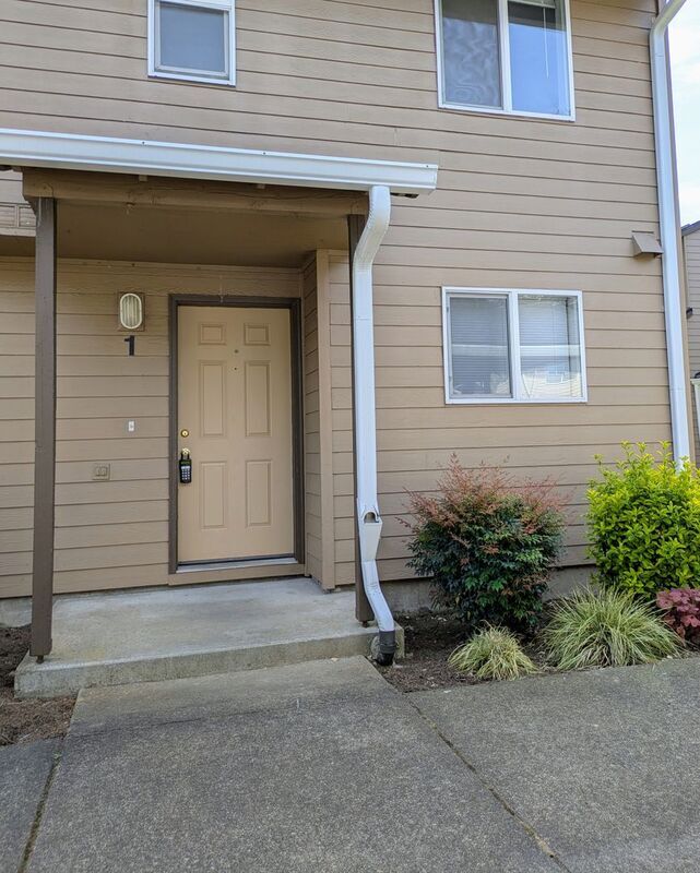 Building Photo - 17985 SW 115th Ave