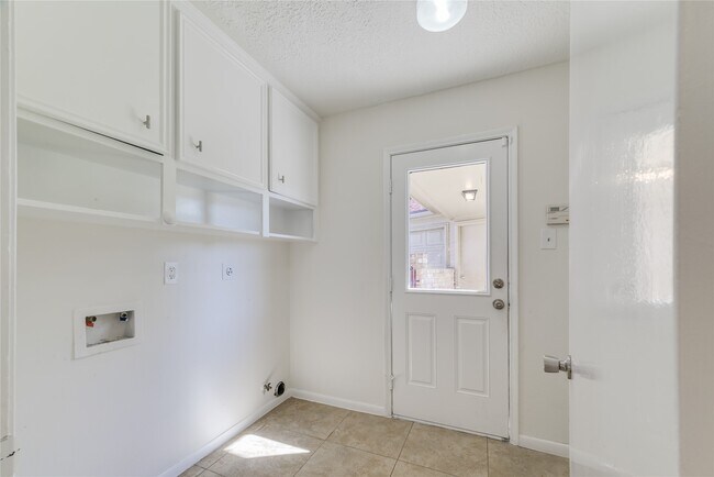 Building Photo - 18318 Ella Blvd