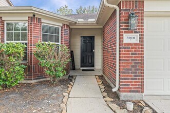 Building Photo - 3010 Pathfinders Pass