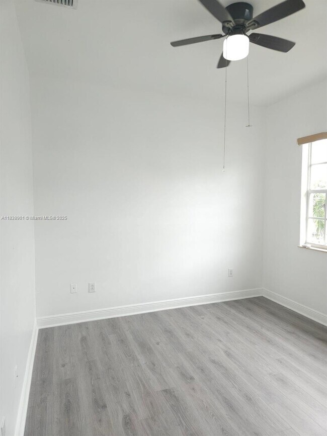 Building Photo - 7001 SW 89th Ct