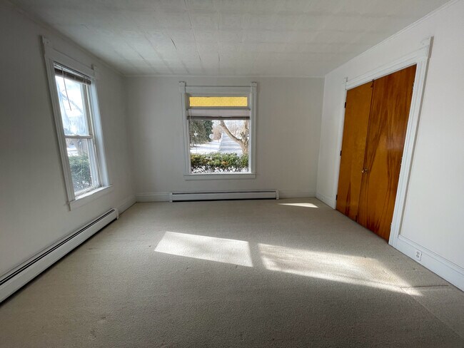 Building Photo - 55 Oak St