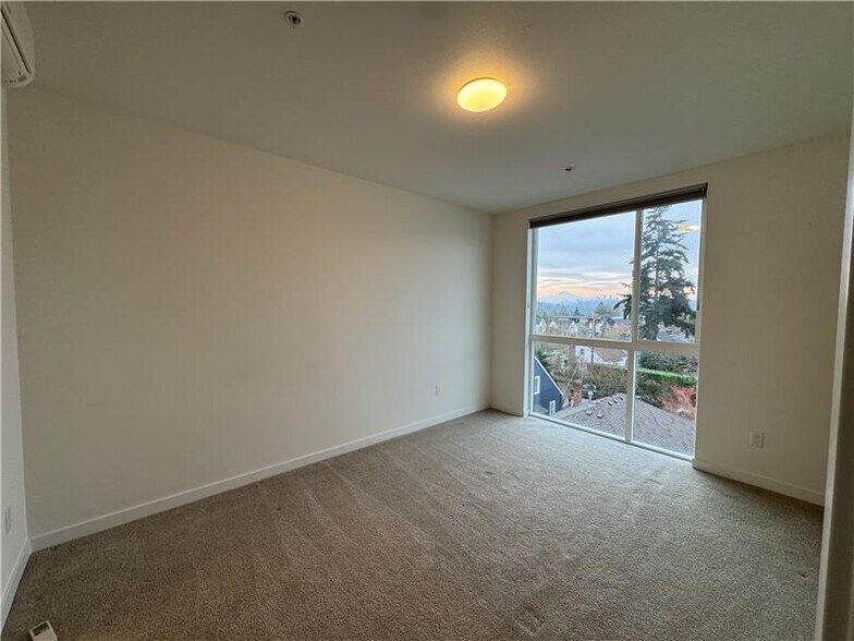 Building Photo - 7508 15th Ave NW