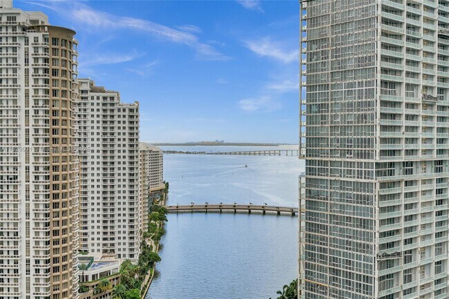 Building Photo - 300 Biscayne Blvd Way