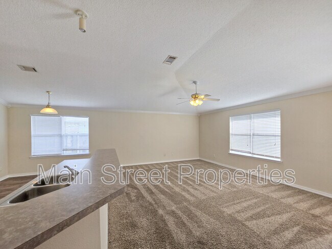 Building Photo - 1057 Freeboard Blvd