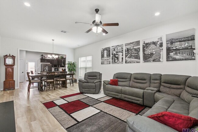 Building Photo - 1224 Gentle Wind Dr