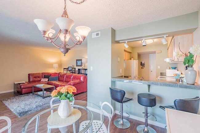 Building Photo - 1925 46th Ave