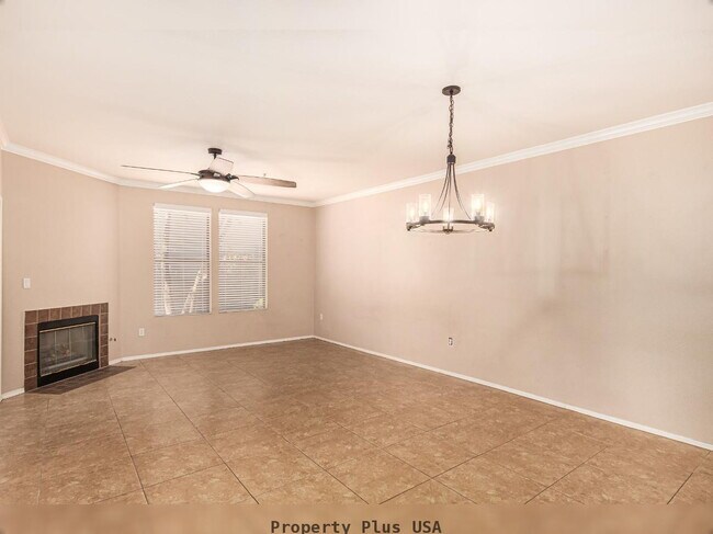 Building Photo - "Unique 3-Bed, 2-Bath Condo with 2 car attached garage located in Prime Scottsdale Location!"