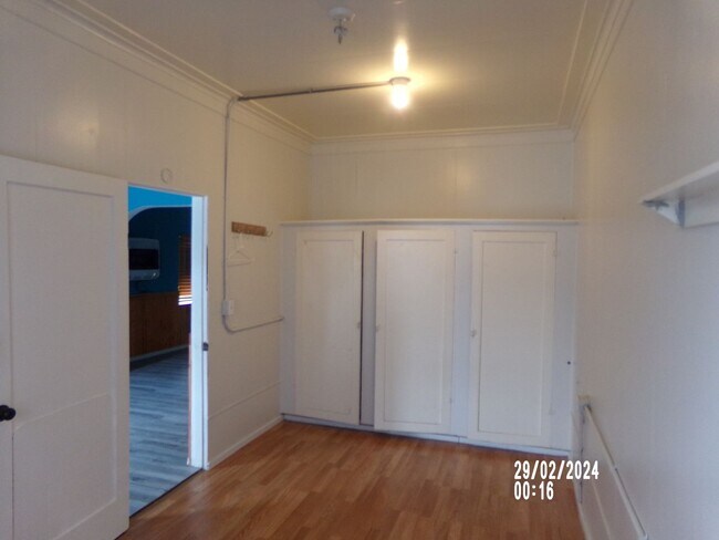 Building Photo - 4bd 1ba Home