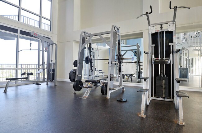 Building Photo - 9815 S Thomas Dr