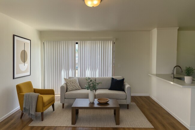 Building Photo - 336 Central Ave