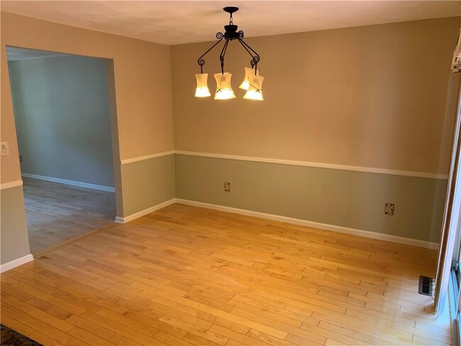 Building Photo - 236 Old Forge Rd