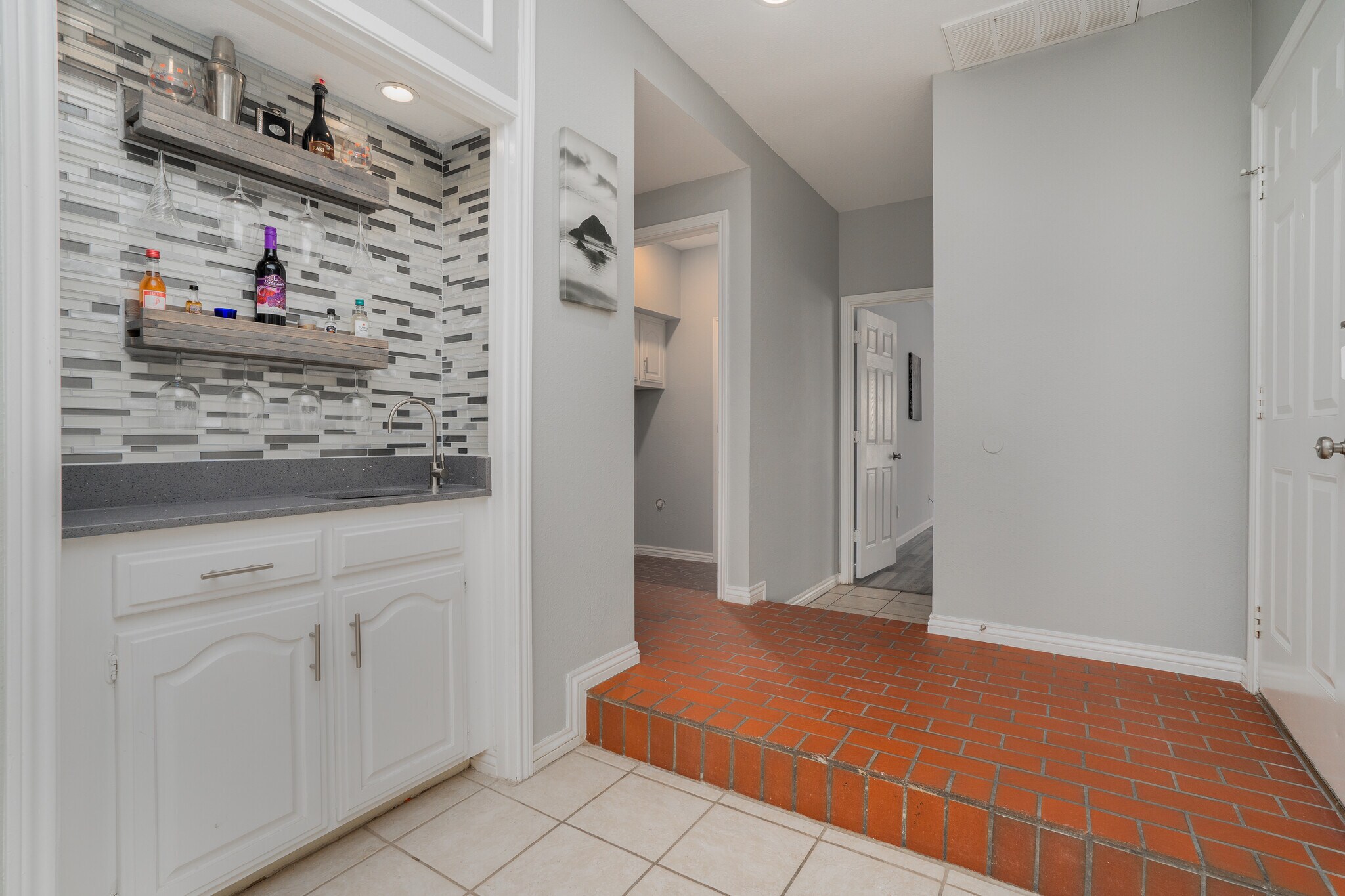 Building Photo - 317 Benjamin St