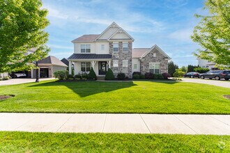 Building Photo - Stunning home in Olentangy schools!
