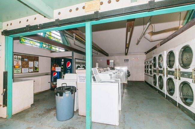 Building Photo - Direct ocean front 1 bed, 1 bath, covered parking, extra parking stall available for rent