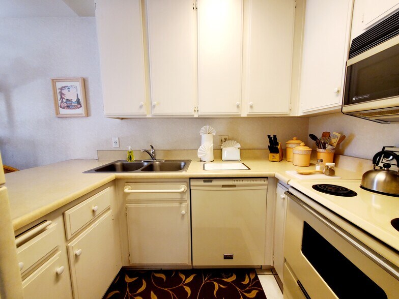 Building Photo - 470 S Calle Encilia