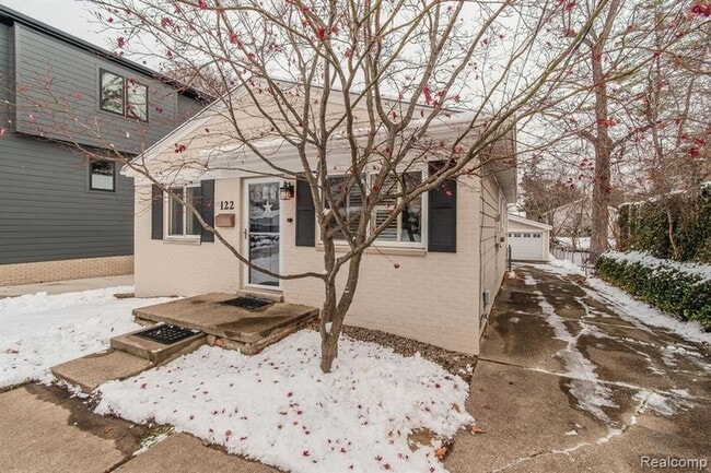 Primary Photo - 122 N Helen Ave