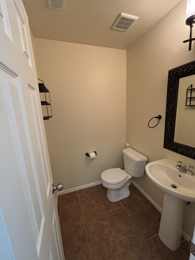 Building Photo - 755 Hailey Glenn View