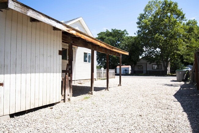 Building Photo - 5 Wallace St