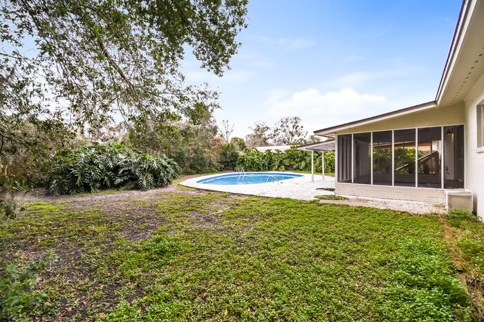 Building Photo - 2742 Holly Ridge Dr