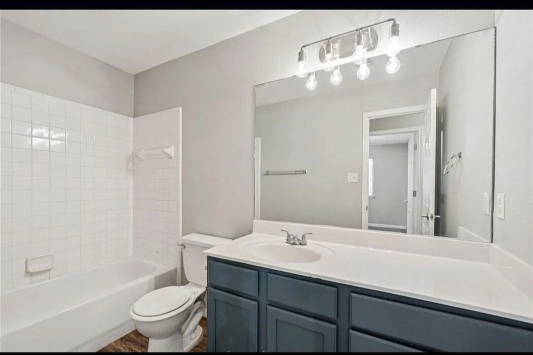 Building Photo - 4318 Spring Garden Dr