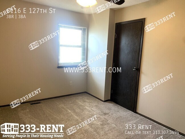 Building Photo - 6116 E 127th St