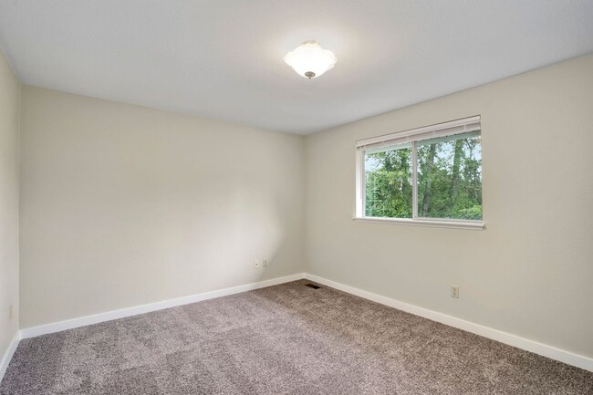 Building Photo - 3 Bedroom Home in Lake Stevens!