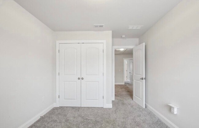 Building Photo - 1743 Tahoma Dr