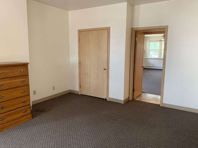 Building Photo - 127 Langdon St