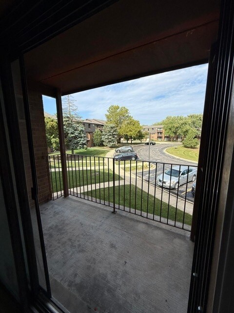 Building Photo - 669 Briar Hill Ln