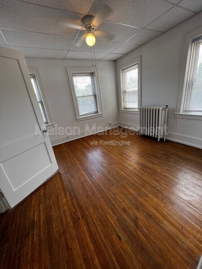 Building Photo - 1625 East Ave