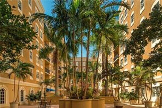 Building Photo - 1064 N Tamiami Trl