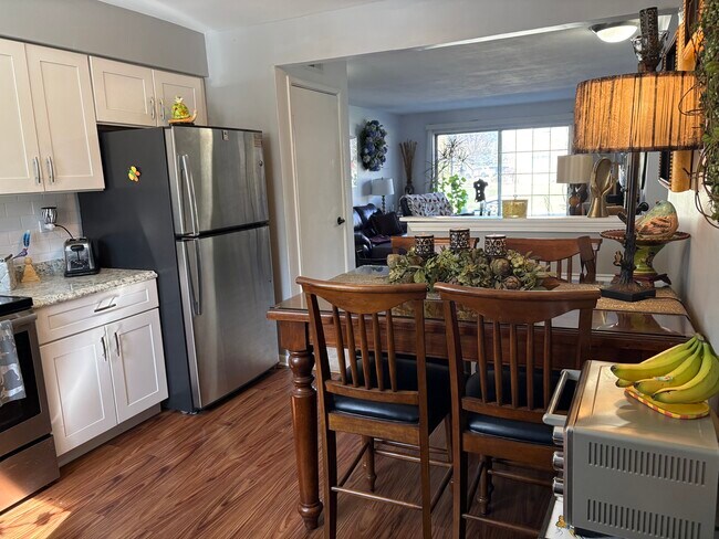 Building Photo - 9420 Bay Colony Dr