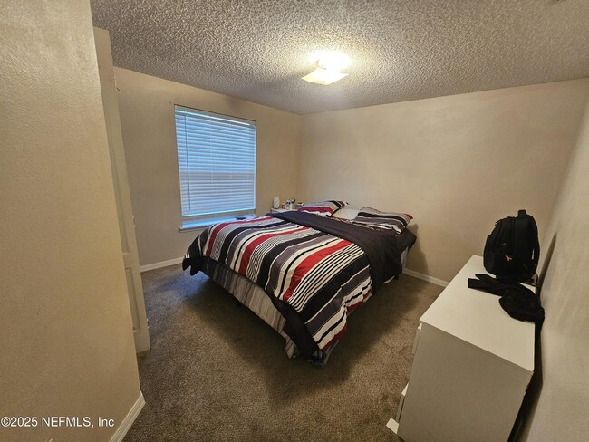 Building Photo - 10153 Carriage House Ct