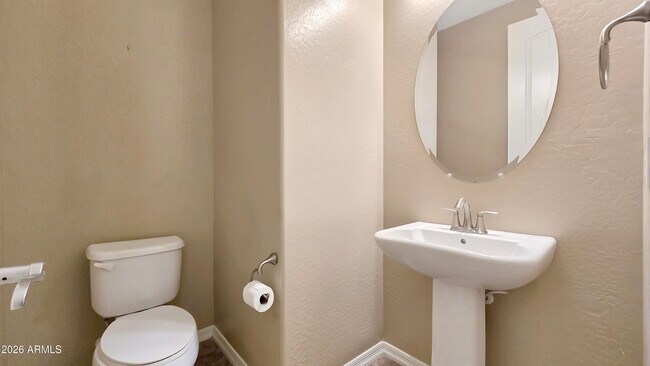 Building Photo - 20737 W Valley View Dr