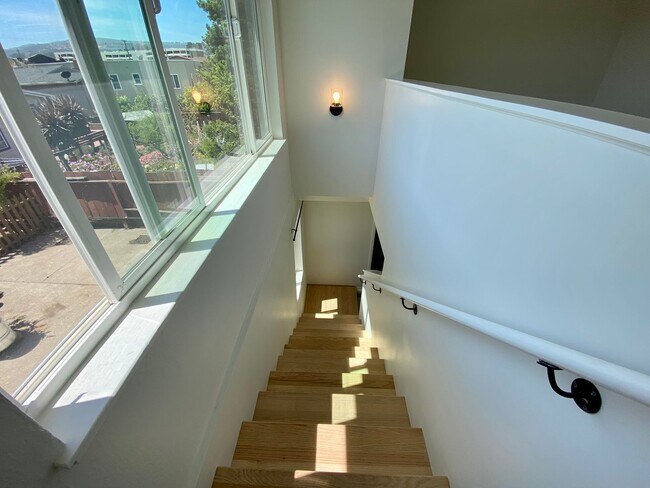 Building Photo - Remodeled 3BR, 2BA with Orchard, Garage & ...