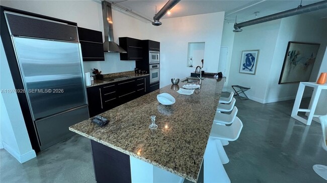 Building Photo - 700 NE 25th St