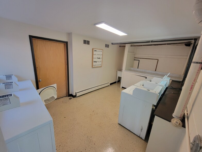 Building Photo - 310 Duane St