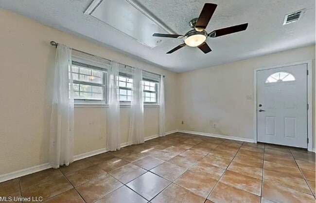 Building Photo - Gulfport 4 Bedroom