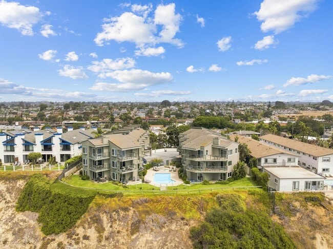 Building Photo - 940 Sealane Dr