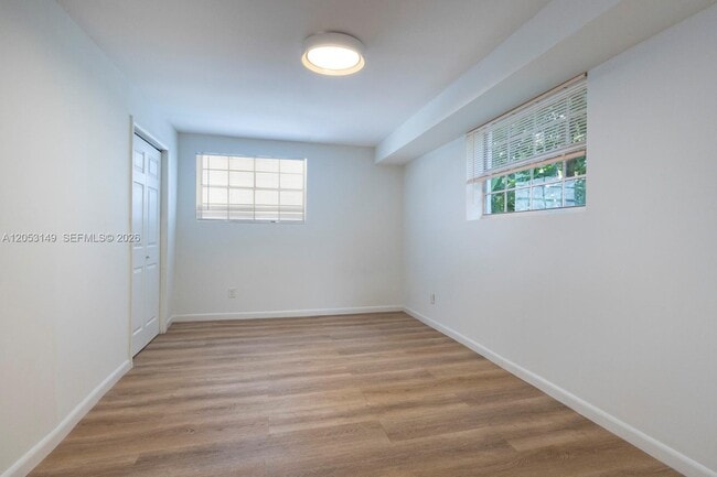 Building Photo - 3628 Thomas Ave