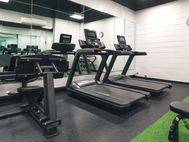 Building Photo - 3550 N Lake Shore Dr