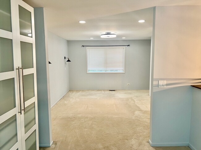 Building Photo - 214 Autumn Ln