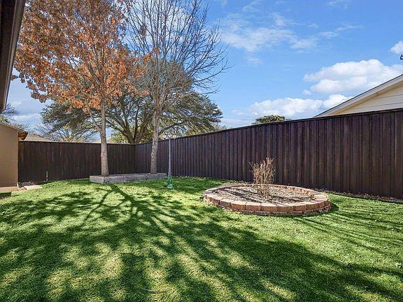 Building Photo - 1710 Hanover Dr