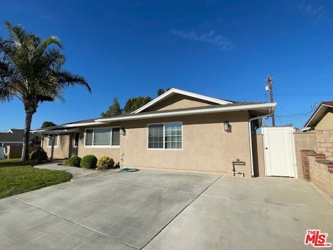 Primary Photo - 2615 Elizondo Ave