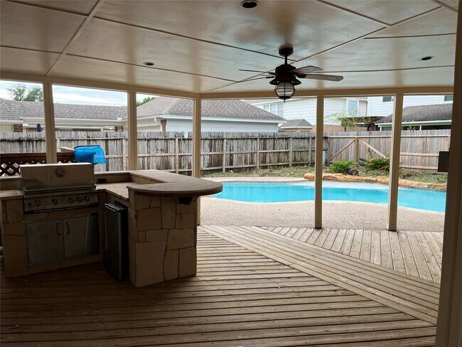 Building Photo - 6507 Stone Briar Dr